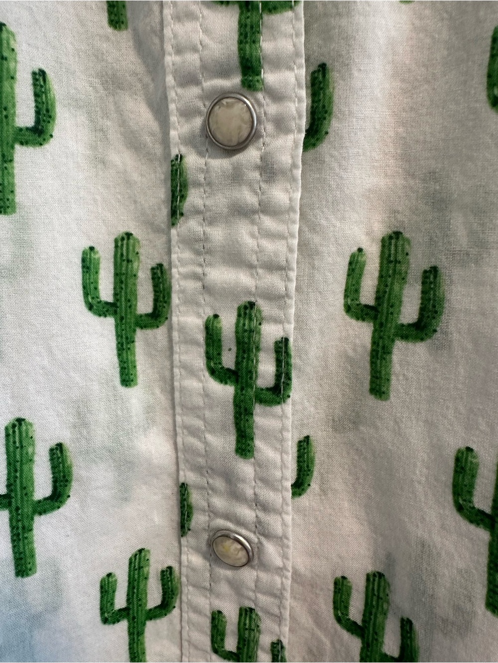 ☀️ WRANGLER Western Pearl Snap Shirt in Green Cactus Print - Picture 9 of 16